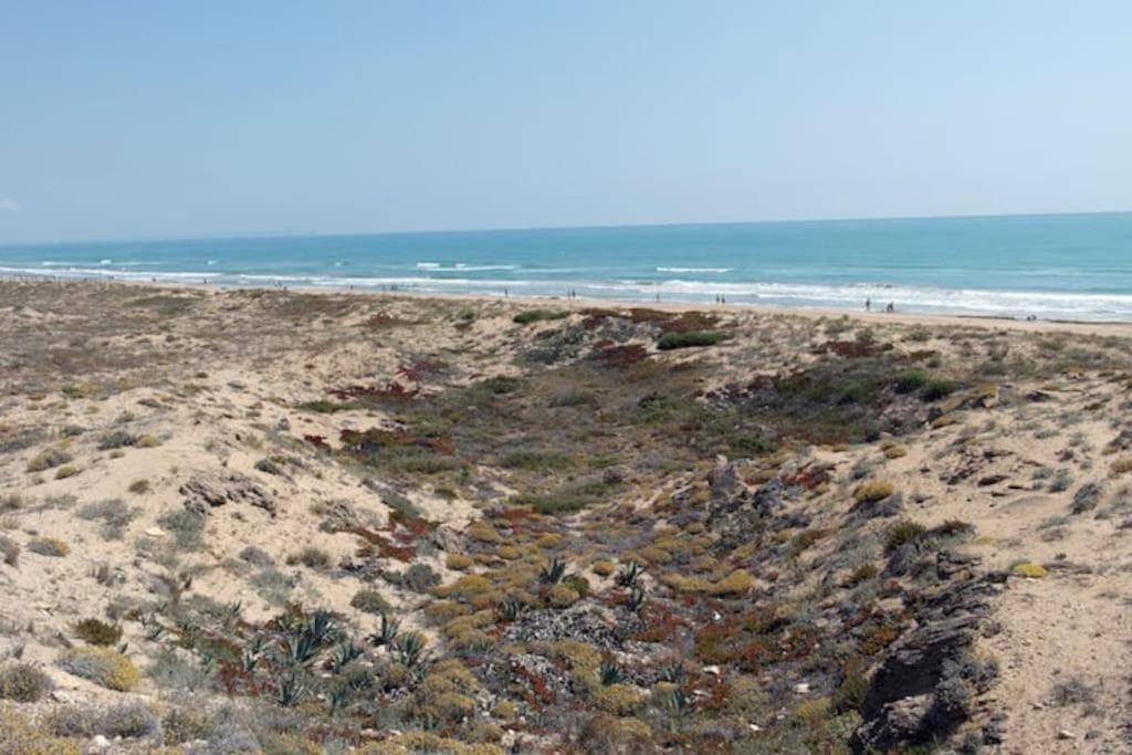 Villa Magerit, Entire Home 5 Minutes Easy Walk To Sandy Beach 拉马他 外观 照片