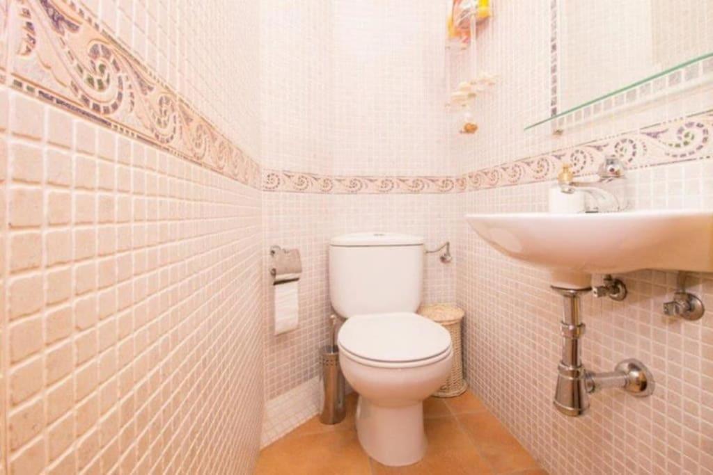 Villa Magerit, Entire Home 5 Minutes Easy Walk To Sandy Beach 拉马他 外观 照片