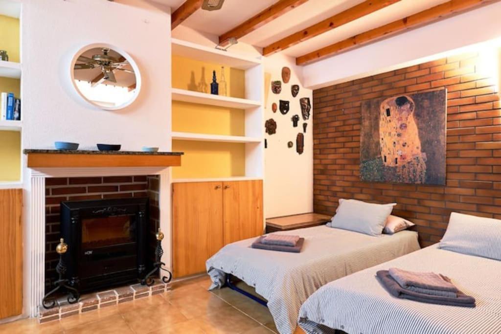 Villa Magerit, Entire Home 5 Minutes Easy Walk To Sandy Beach 拉马他 外观 照片