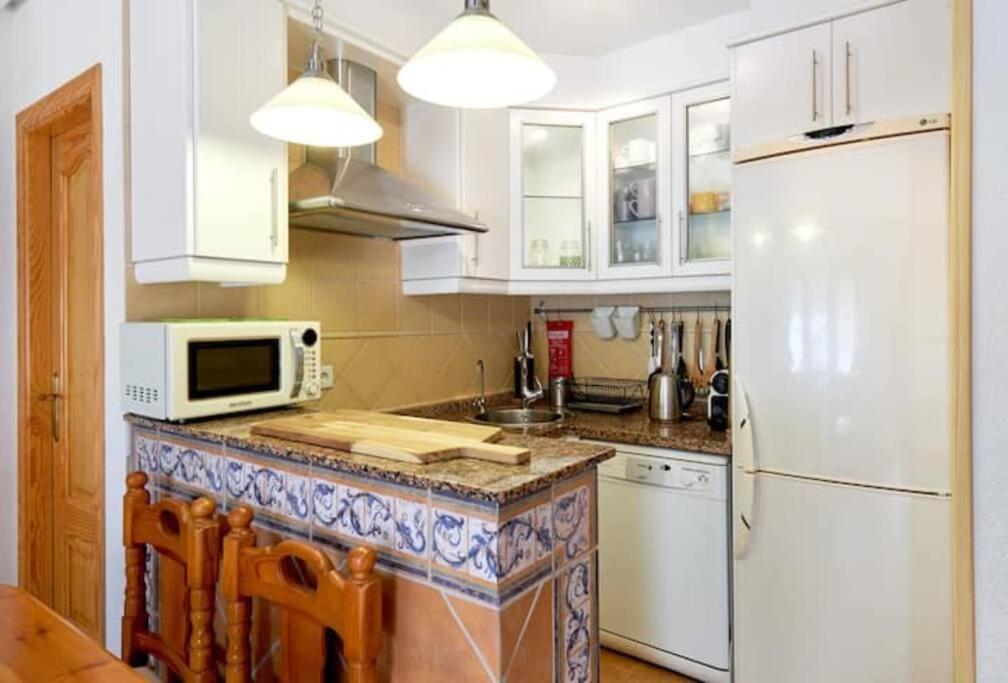 Villa Magerit, Entire Home 5 Minutes Easy Walk To Sandy Beach 拉马他 外观 照片